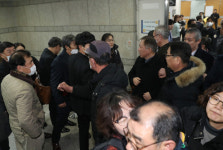 '5·18 시민=북한군' 지만원, 실형 선고에도 법정구속 면한 이유