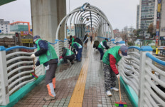 사상구 모라1동, 신모라교차로 육교 시설물 세척