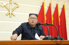[속보] 북한 김정은, 정치국 회의 주재…
