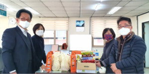 사하구 하단2동 주민자치위원회, 보건소에 격려물품 전달