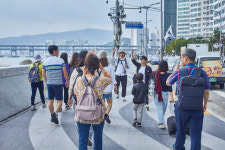 코로나 사태 속 ‘부산 워킹투어’ 새 관광 콘텐츠 부상