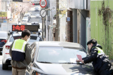 [조준현의 사람 사는 경제] 사람과 자동차가 싸우면