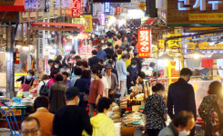 식당·슈퍼 사장님은 반색, 꽃집·탁구장 사장님은 한숨…긴급재난지원금 명암