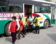함양군 교통약자 어르신들 버스 승하차 도우미 운영