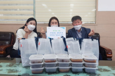 익명의 기부자, 재난지원금으로 수정4동 고향 어르신에게 반찬 전달