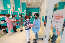 긴급재난지원금 덕에 한숨 돌린 지역 신발·패션 기업