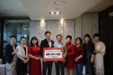 [포토뉴스] 어바웃리더스봉사단 안경 지원