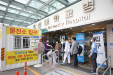 광주서 코로나19 연일 확산…조선대병원도 일부 폐쇄