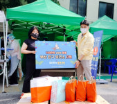 [포토뉴스] 서면지하도상가 서면몰 기부물품 전달