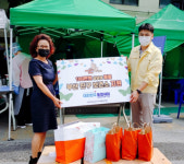 [포토뉴스] 서면지하도상가 부전몰 보건소 물품 기부