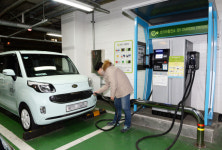 [단독] 달리는 전기차 수요, 못 따라가는 급속 충전소