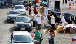 [포토뉴스] 명절 장터도 드라이브스루~