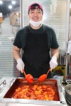 총리 마음도 울린 ‘떡볶이 나눔’…개금골목시장 상인의 희망가