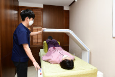 건협, 추위 장갑끼고 칼슘·비타민D 섭취