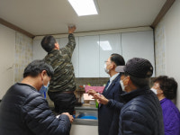 반여1동 수영강변축제위원회, 관내 경로당 소화기 전달 및 화재경보기 설치