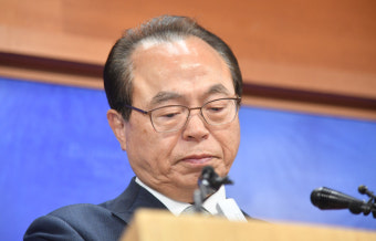 오거돈 전 부산시장 사전구속영장…‘尹 재가’ 직후 공개 배경에 촉각