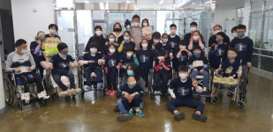 삼성 강민호 신소연 씨 부부, 장애인 시설 성프란치스꼬의집 도시락 봉사