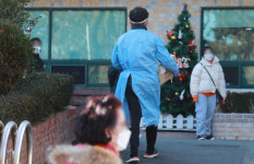 [속보] 부산 코로나19 신규 확진자 30명…파랑새 노인센터 8명 확진