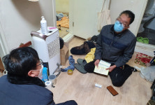 [르포] 냉골에 하루 한 끼… 코로나로 더 추워진 ‘복지 사각’