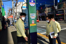 거제시 “이제 따뜻하게 버스 기다리세요”