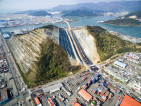 욕망산 깎아 부산항 제2신항 석재로… 북 컨 2단계 배후단지 조성