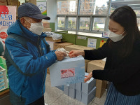 거제2동, 한파 취약계층 대상 동절기 교육 및 방한용품 나눔