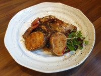 입맛 당기는 한 점 입에서 녹는 한 점 싱싱 쫄깃한 한 점 빠져드는 매력 팔미초밥