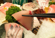 입맛 당기는 한 점 입에서 녹는 한 점 싱싱 쫄깃한 한 점 빠져드는 매력 팔미초밥