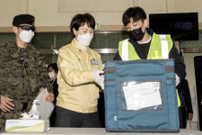 부산 금정구 보건소 및 요양병원 아스트라제네카 백신 도착