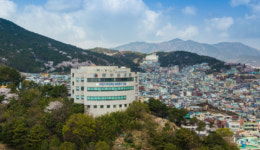 부산 동구도서관, 어르신 무료 도서택배 서비스 운영