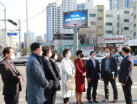 현수막의 스마트한 진화…‘LED 전자게시대’ 부산을 알린다(종합)