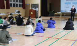 경남과학교육원, 거창 신원초교에서 올해 첫 ‘찾아가는 천체관측교육’ 진행