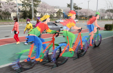 [포토뉴스] 강변대로 달리는 사이클?