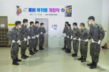 (주)풀무원푸드앤컬처공군제3훈련비행단웅비식당 | [포토뉴스] 공군 제3훈련비행단, ‘웅비 북카페’ 개장