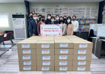 [포토뉴스] 해승J&T, 세이브더칠드런에 성품 전달
