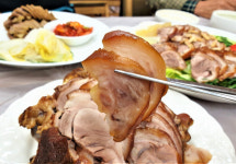 야들야들 족발,상큼달큼 냉족, 입에 착착 만족  장산왕족발보쌈