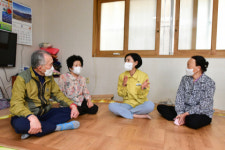 서은숙 부산진구청장, 경로당 찾아 어르신들과 소통 행보