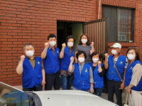 명장1동 바르게살기위원회, 독거 어르신 뽀송뽀송 여름맞이 이불세탁 및 라면 전달