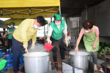동래구 새마을부녀회, 어려운 이웃 계절김치 나누기 행사