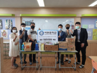 부산 중구 덕원중학교-중구노인복지관분관, ‘위기&독거노인지원사업’ 여름나기 후원품 전달식 진행
