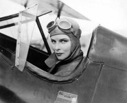 할리우드 초창기 유일한 여성감독, 도로시 아즈너를 만나다