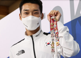 '높이뛰기 한국新' 우상혁, 포상금 2000만원씩 코치와 받는다