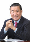 [동정] 신한춘 부산화물협회 이사장, 송정 해수욕장에 화물가족 하계휴양소 운영