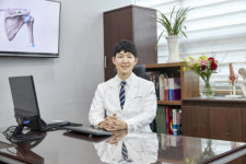 [한방정보] 휜 다리는 원인별 맞춤치료가 중요