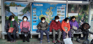 거제시 ‘한파 속 버스정류장 온열의자’ 큰 호응