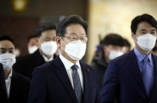 재난지원금 이어 부동산세 논란도…현재권력이 여당 후보 눌렀다