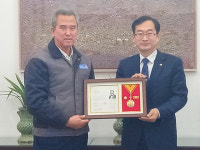 (주)퓨트로닉, 적십자 회원유공장 명예대장 수상