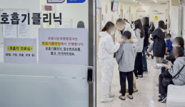 [포토뉴스] ‘전문가용 신속항원검사’ 양성 시 확진인정 첫날 붐비는 동네 병·의원