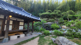 추억 찍고 바다 보고 산길 걷고 한옥서 休~   