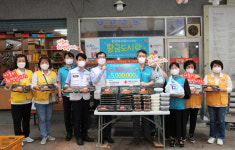 한국마사회 부산연제지사, 취약계층에 ‘황금도시락’ 전달